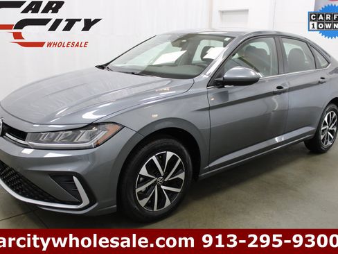 Used 2025 Volkswagen Jetta S image 1