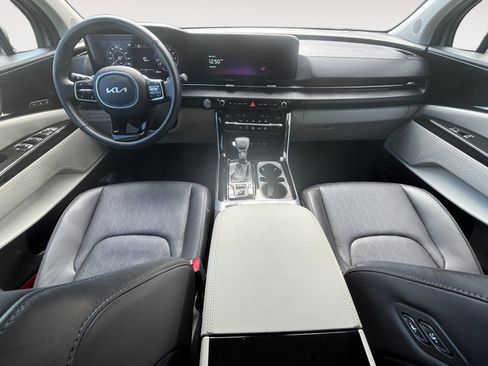 Used 2023 Kia Carnival SX image 10