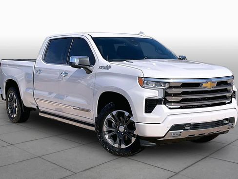 Used 2022 Chevrolet Silverado 1500 High Country w/ Z71 Off-Road Package AWD/4WD image 4