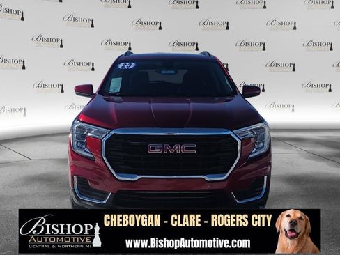 Used 2023 GMC Terrain SLE w/ Driver Convenience Package image 24