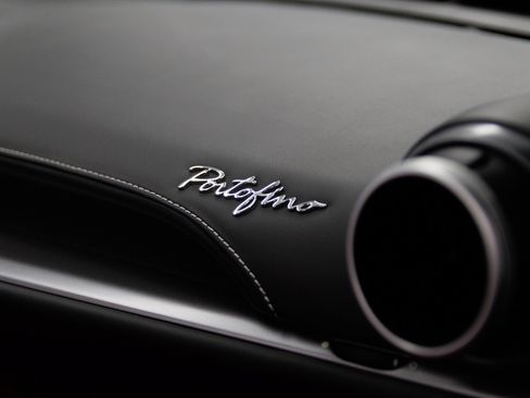 Used 2019 Ferrari Portofino RWD image 44