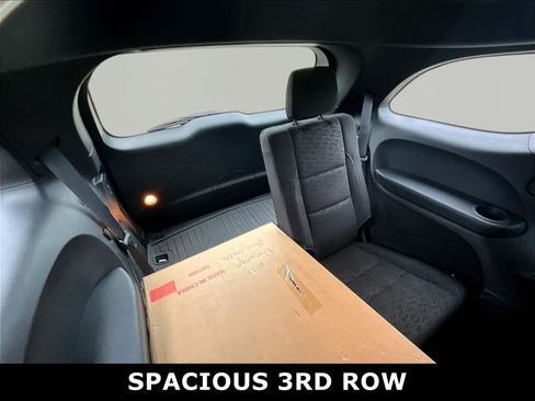 Used 2025 Dodge Durango GT w/ Blacktop Package AWD/4WD image 9