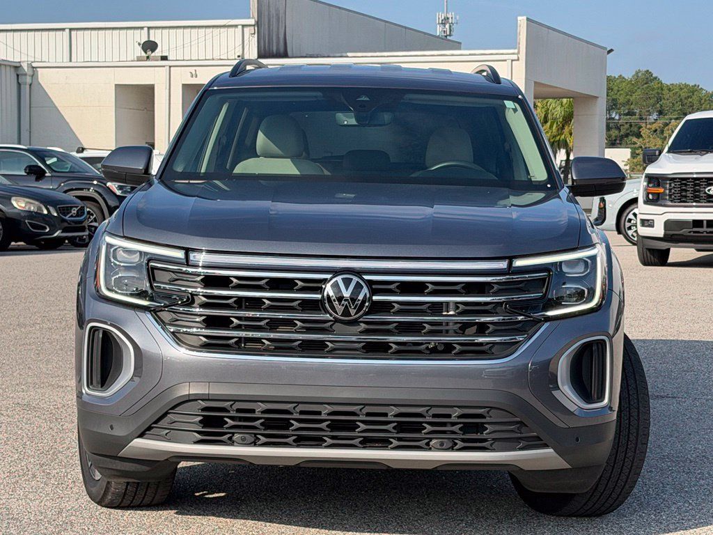 Used 2024 Volkswagen Atlas SE FWD image 2