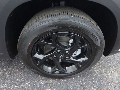 New 2026 Chevrolet Trax LT w/ Sunroof Package FWD image 10