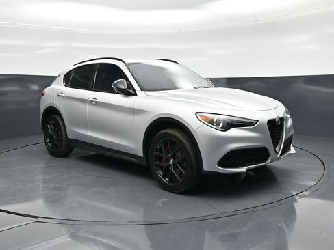 Used 2020 Alfa Romeo Stelvio w/ Nero Edizione RWD image 22