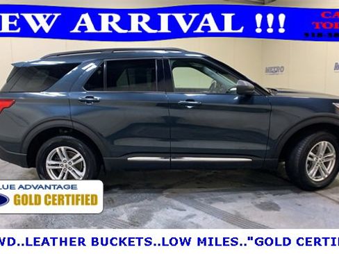 Certified 2022 Ford Explorer XLT w/ Equipment Group 202A image 3