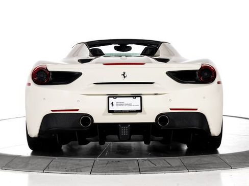 Used 2016 Ferrari 488 Spider RWD image 8