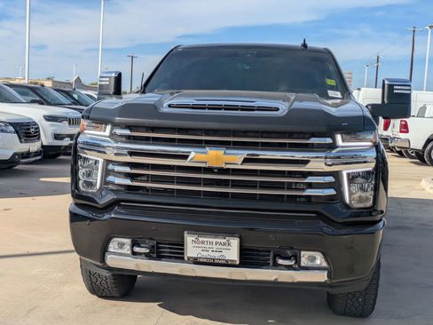 Used 2023 Chevrolet Silverado 2500 High Country w/ Z71 Off-Road Package image 8