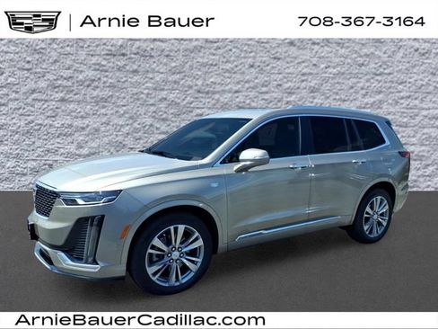 Certified 2022 Cadillac XT6 Premium Luxury w/ Technology Package AWD/4WD image 11
