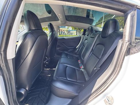Used 2020 Tesla Model 3 Standard Range Plus RWD image 13