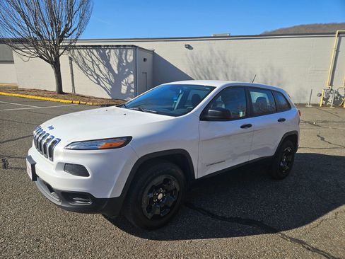 Used 2017 Jeep Cherokee Sport w/ Safety Group AWD/4WD image 7