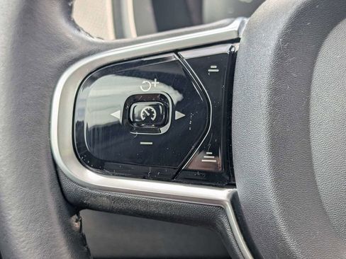 Used 2016 Volvo XC90 T6 Momentum w/ Momentum Plus Package AWD/4WD image 26