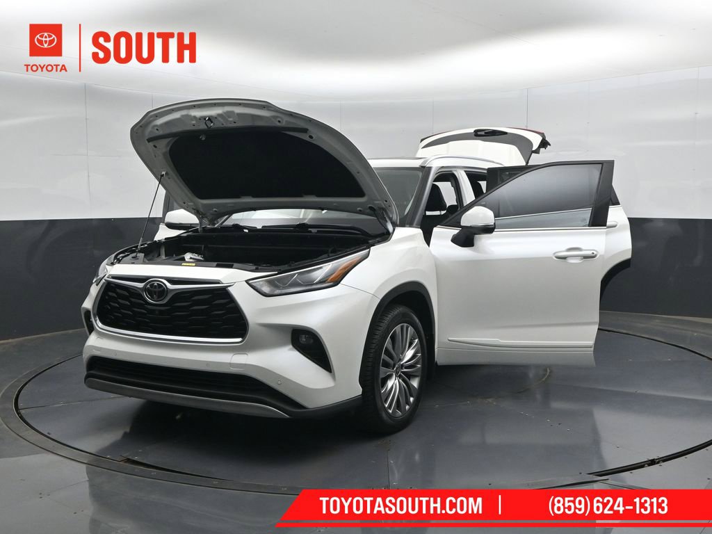 Used 2021 Toyota Highlander Platinum AWD/4WD image 61