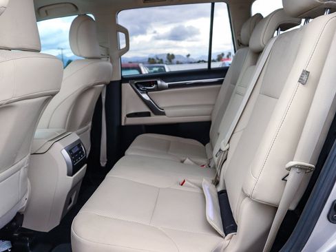 Used 2022 Lexus GX 460 Premium w/ Premium Package AWD/4WD image 19
