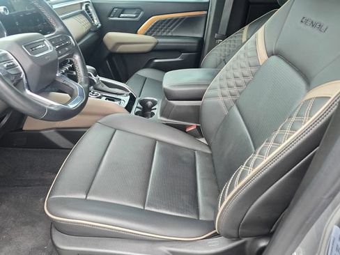 Used 2023 GMC Canyon Denali AWD/4WD image 19