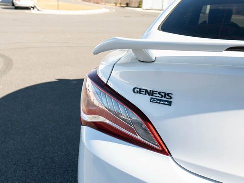 Used 2013 Hyundai Genesis 2.0T image 10