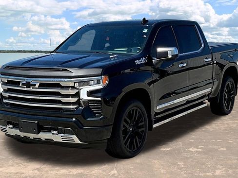 Used 2023 Chevrolet Silverado 1500 High Country AWD/4WD image 2