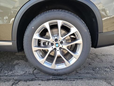 New 2026 BMW X5 xDrive40i w/ Climate Comfort Package image 12