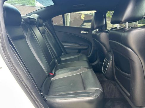 Used 2016 Dodge Charger R/T w/ Plus Group RWD image 17