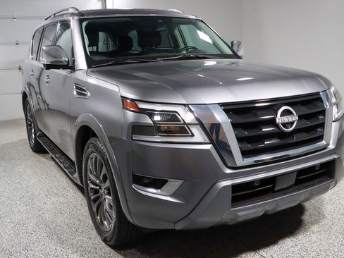 Used 2023 Nissan Armada Platinum w/ Captain's Chairs Package image 5