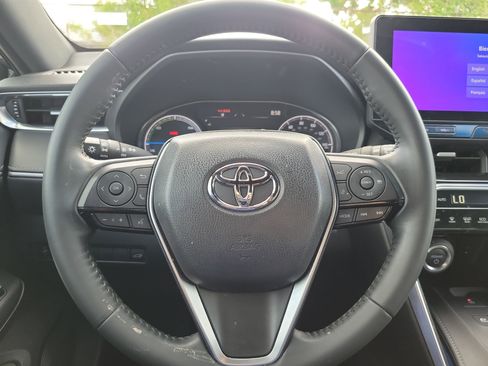 Used 2024 Toyota Venza XLE AWD/4WD image 23