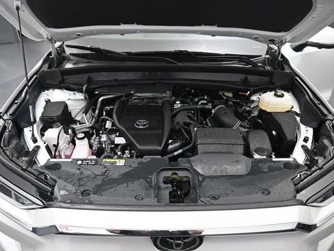 Used 2025 Toyota Grand Highlander AWD Hybrid image 14