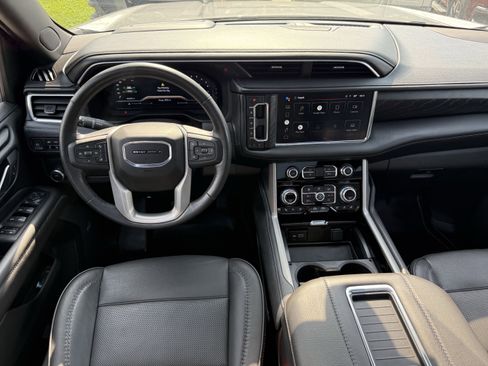 Used 2022 GMC Yukon XL Denali RWD image 14