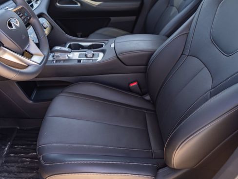 Certified 2026 INFINITI QX60 Luxe w/ Cargo Package AWD/4WD image 9