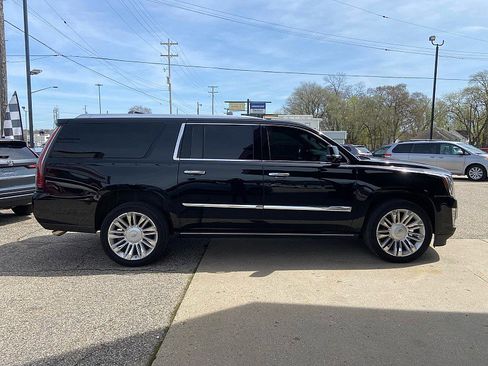 Used 2016 Cadillac Escalade ESV Platinum AWD/4WD image 27