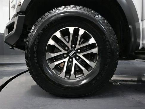 Used 2019 Ford F150 Raptor w/ Equipment Group 802A Luxury image 20