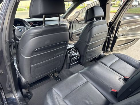 Used 2015 BMW 750i image 29