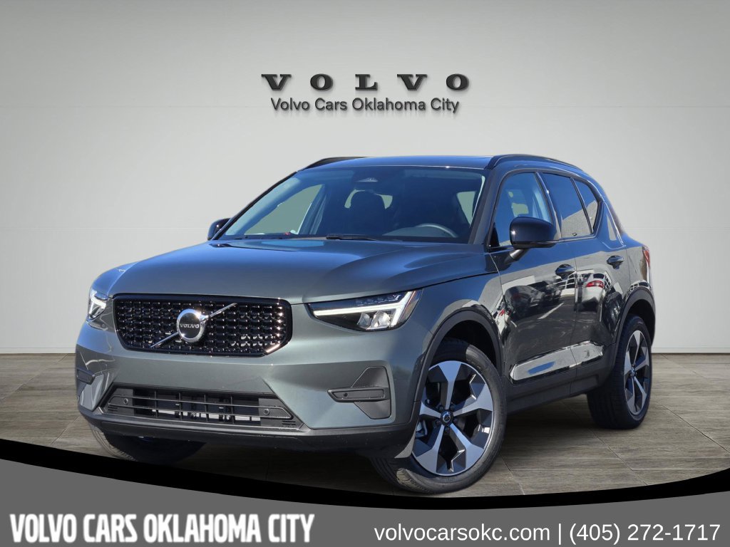 Used 2026 Volvo XC40 B4 Core w/ Protection Package Premier FWD image 1