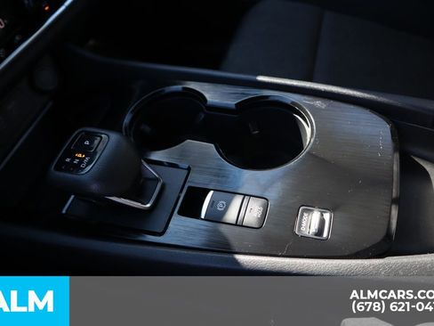 Used 2024 Nissan Rogue SV image 30