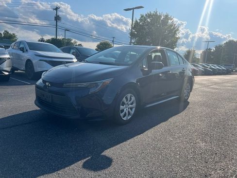 Used 2024 Toyota Corolla LE FWD image 6