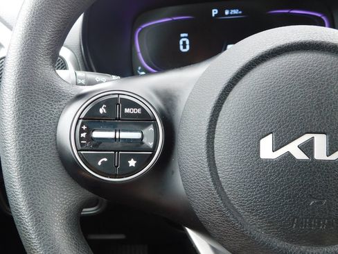 Used 2025 Kia Soul LX w/ LX Technology Package FWD image 27