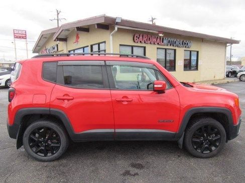 Used 2018 Jeep Renegade Altitude w/ UConnect 8.4 Nav Group image 8