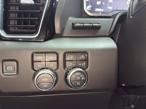 Used 2024 GMC Sierra 2500 Denali w/ Technology Package image 18