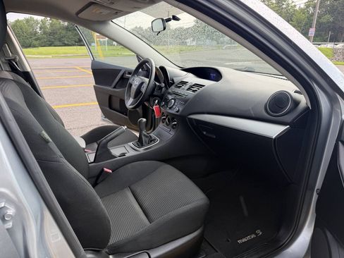 Used 2012 MAZDA MAZDA3 i Touring FWD image 14