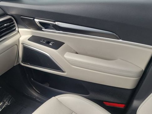 Used 2024 Kia Telluride S w/ S Sunroof Package FWD image 13