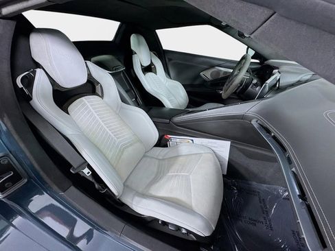 Used 2021 Chevrolet Corvette Stingray Premium Conv w/ Z51 Performance Package image 23