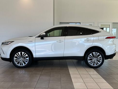 Certified 2021 Toyota Venza XLE AWD/4WD image 7