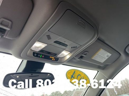 Used 2024 GMC Terrain SLT FWD image 27