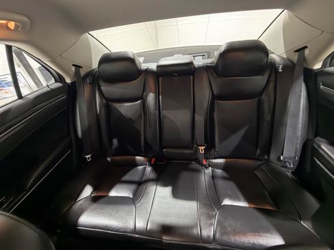 Used 2021 Chrysler 300 Touring L RWD image 17