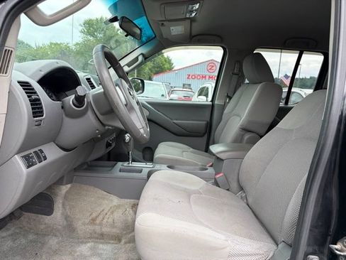 Used 2012 Nissan Frontier SV AWD/4WD image 11