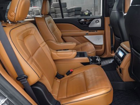 Used 2020 Lincoln Aviator Black Label Grand Touring w/ Class IV Trailer Tow Package image 33