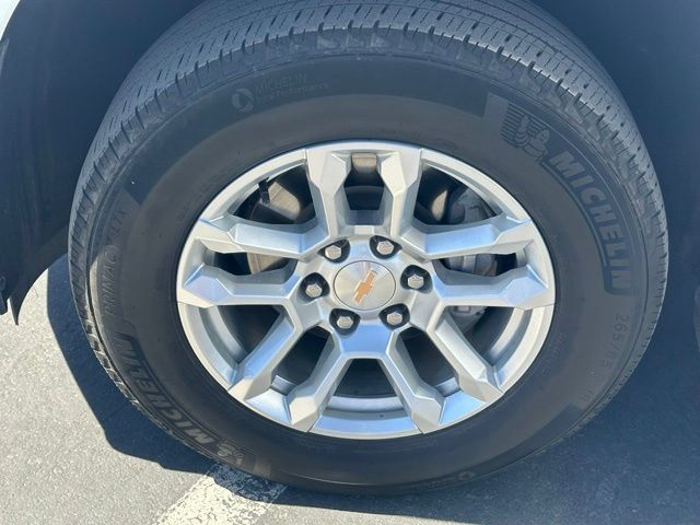 Certified 2025 Chevrolet Suburban LT AWD/4WD image 13