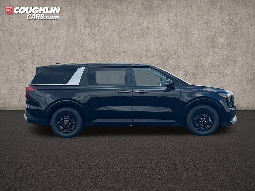 New 2025 Kia Carnival FWD image 3