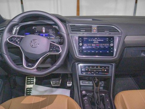 Used 2024 Volkswagen Tiguan SE R-Line image 17