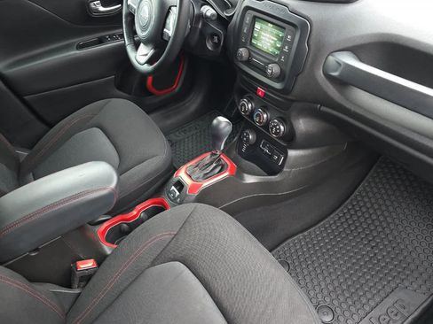 Used 2017 Jeep Renegade Trailhawk image 18