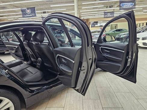 Used 2018 BMW 330i Sedan w/ Convenience Package RWD image 15